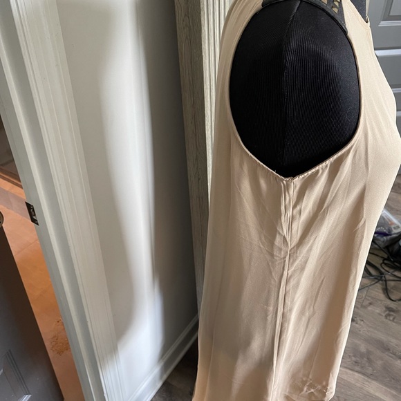 Nice looking Taupe/Tan sleeveless Hi-Low Tunic w/ leather looking & stud detail - Picture 3 of 12